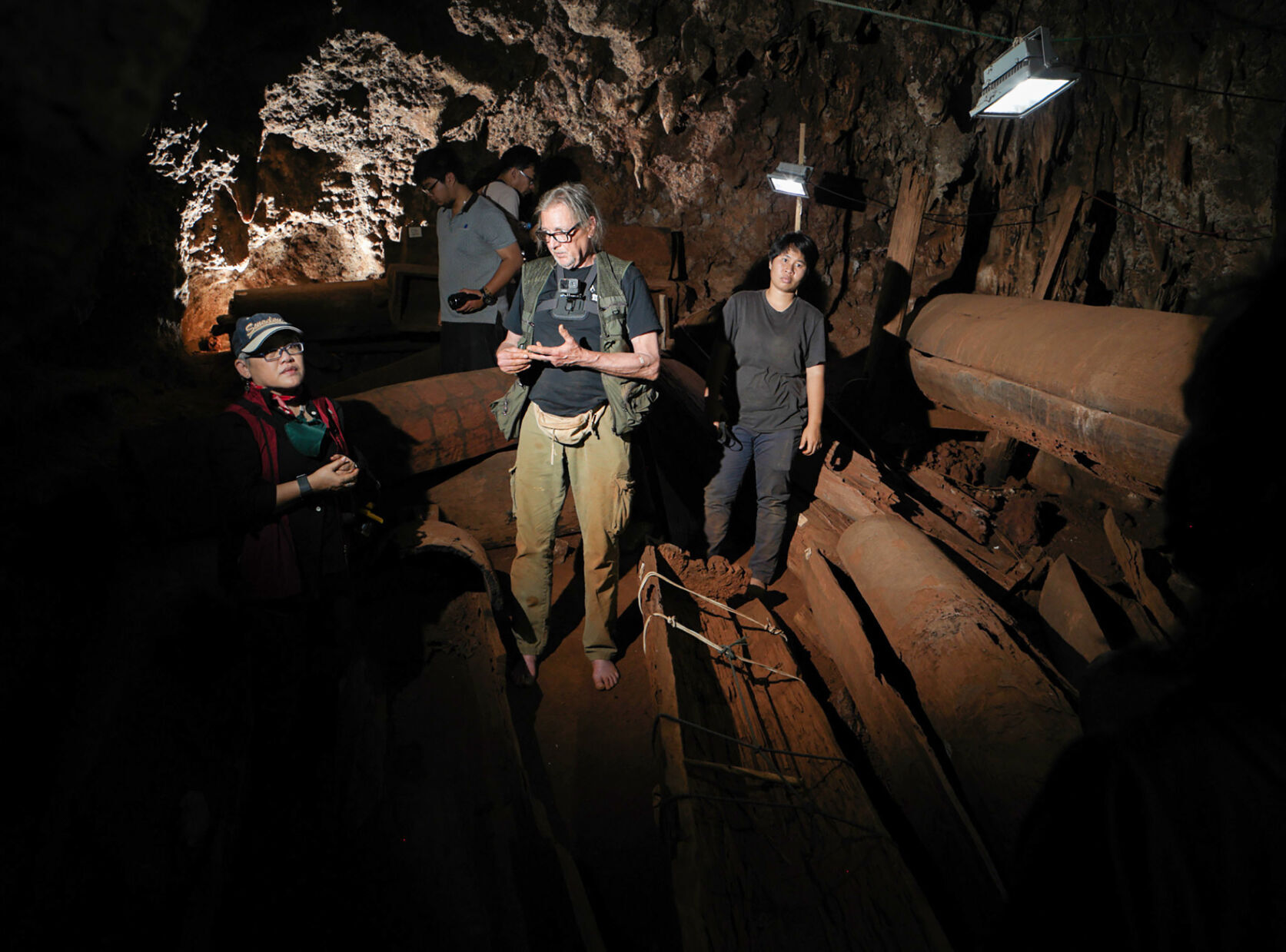 Thailand's wood coffins in caves